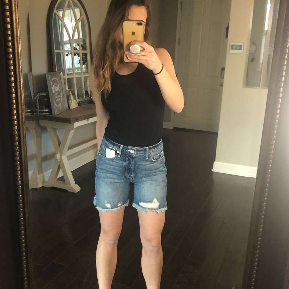 FLASH SALE! Good American high rise raw hem shorts - Picture 8 of 8